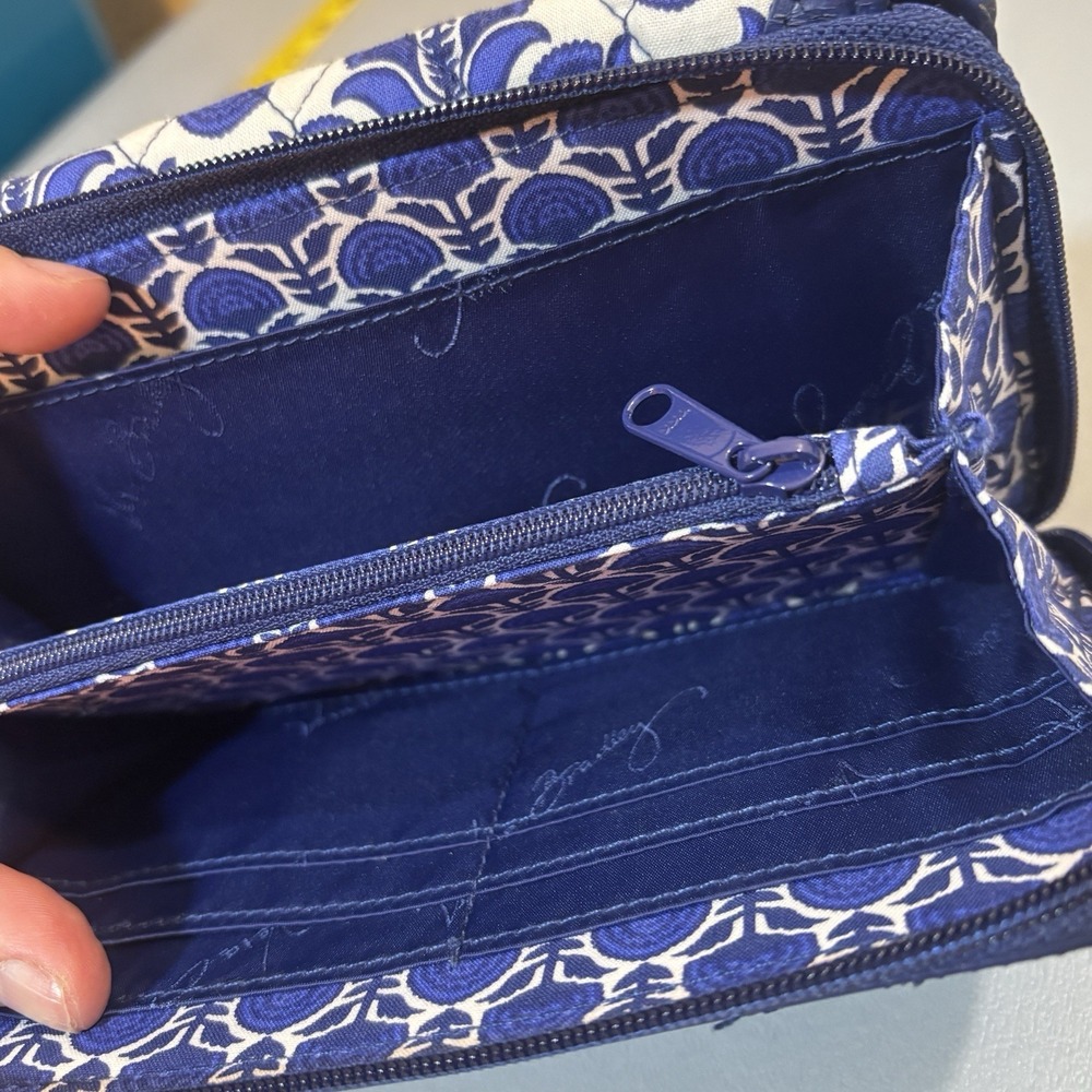 Vera Bradley Cobalt Tiles Ultimate‎ Wristlet Wallet Trifold ID Card Storage Blue - Picture 11 of 16